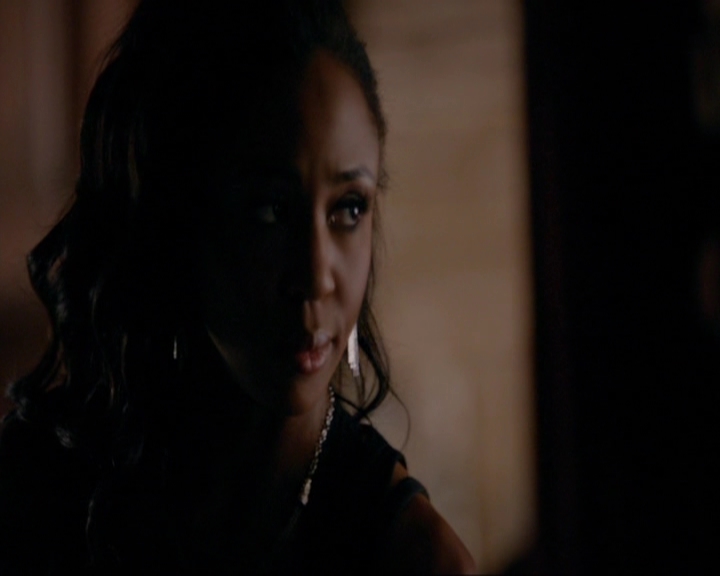 VampireDiariesWorld-dot-nl_7x14MoonlightOnTheBayou0022.jpg