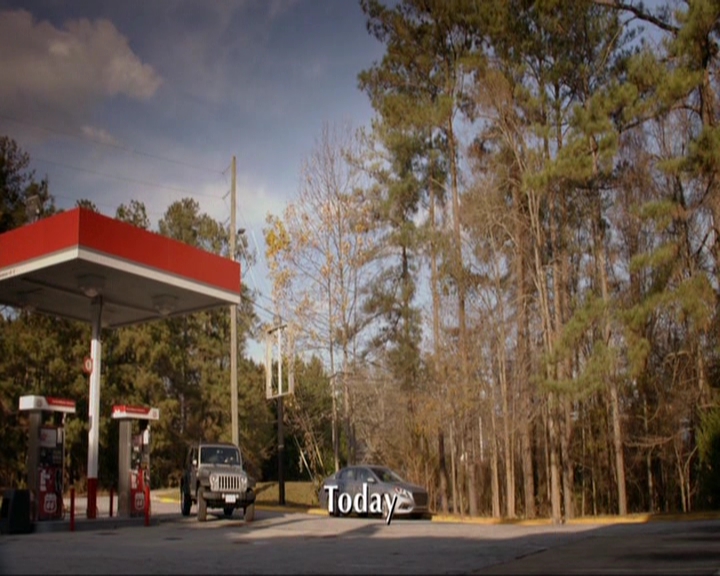 VampireDiariesWorld-dot-nl_7x14MoonlightOnTheBayou0044.jpg