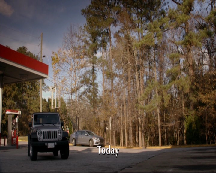 VampireDiariesWorld-dot-nl_7x14MoonlightOnTheBayou0046.jpg