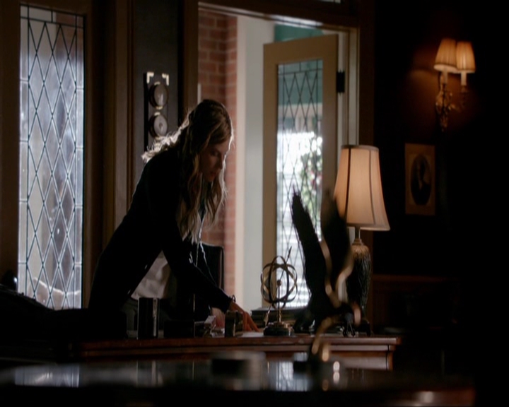 VampireDiariesWorld-dot-nl_7x14MoonlightOnTheBayou0052.jpg