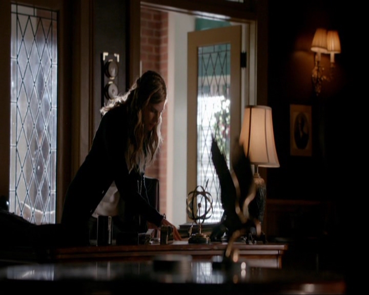 VampireDiariesWorld-dot-nl_7x14MoonlightOnTheBayou0053.jpg