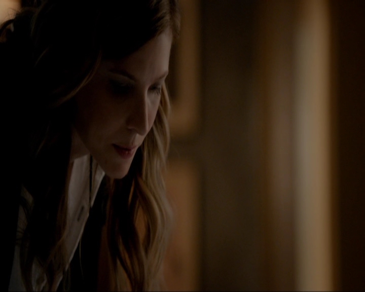 VampireDiariesWorld-dot-nl_7x14MoonlightOnTheBayou0058.jpg