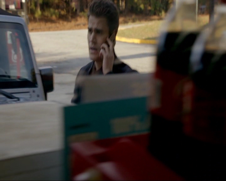 VampireDiariesWorld-dot-nl_7x14MoonlightOnTheBayou0072.jpg