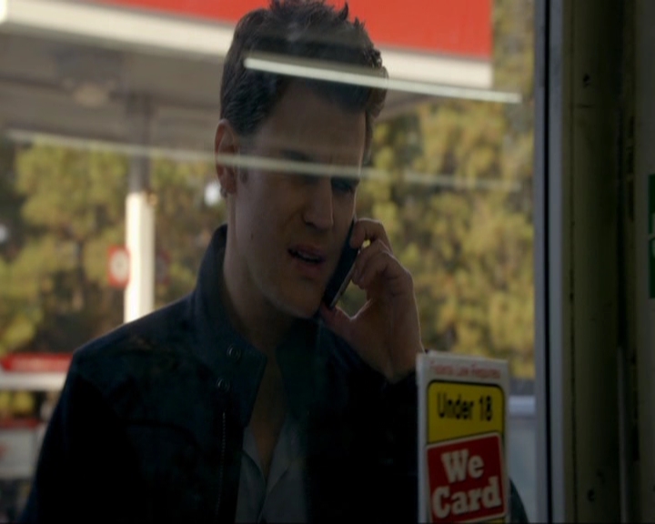 VampireDiariesWorld-dot-nl_7x14MoonlightOnTheBayou0081.jpg