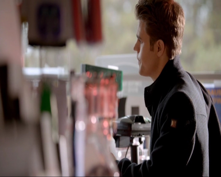 VampireDiariesWorld-dot-nl_7x14MoonlightOnTheBayou0094.jpg