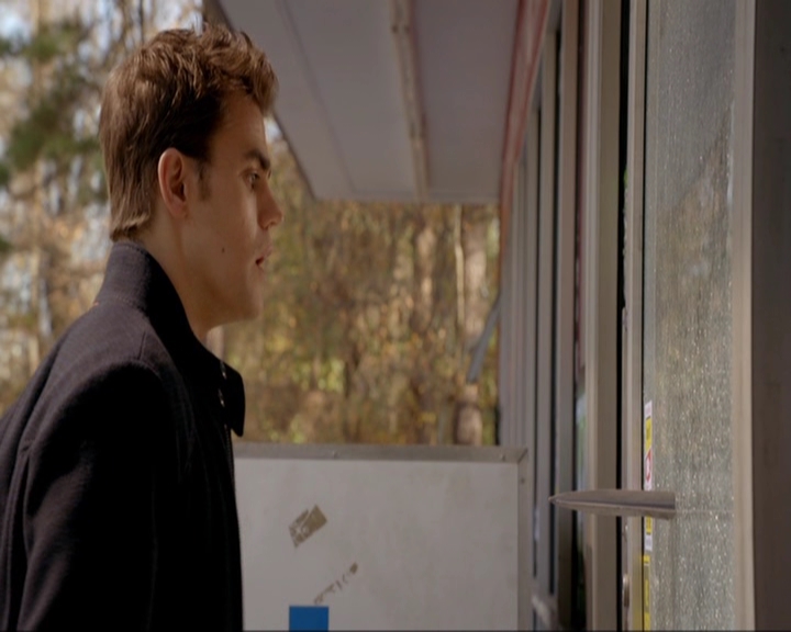 VampireDiariesWorld-dot-nl_7x14MoonlightOnTheBayou0112.jpg