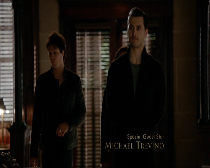 VampireDiariesWorld-dot-nl_7x14MoonlightOnTheBayou0165.jpg