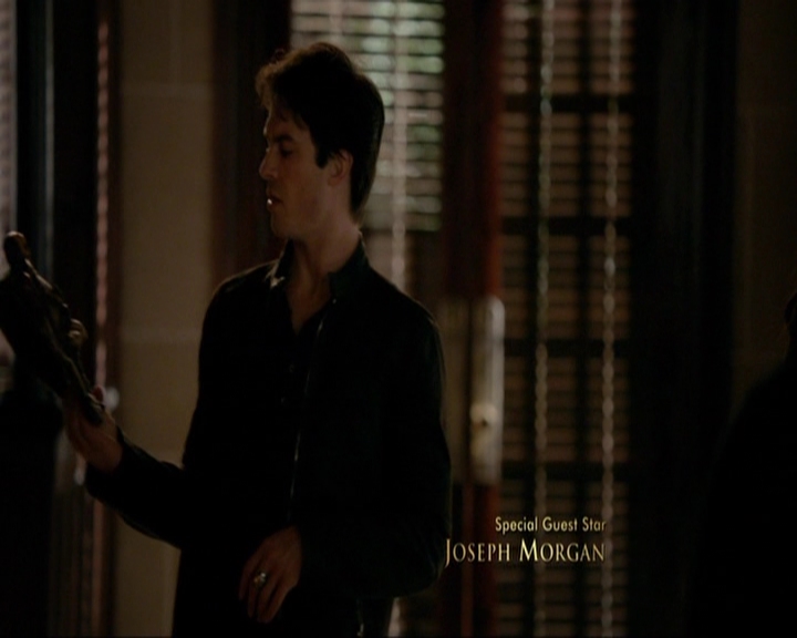 VampireDiariesWorld-dot-nl_7x14MoonlightOnTheBayou0170.jpg