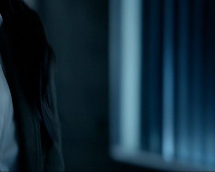 VampireDiariesWorld-dot-nl_7x14MoonlightOnTheBayou0212.jpg