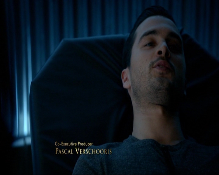 VampireDiariesWorld-dot-nl_7x14MoonlightOnTheBayou0225.jpg