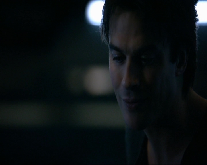 VampireDiariesWorld-dot-nl_7x14MoonlightOnTheBayou1163.jpg