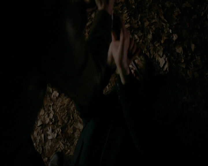 VampireDiariesWorld-dot-nl_7x14MoonlightOnTheBayou1743.jpg