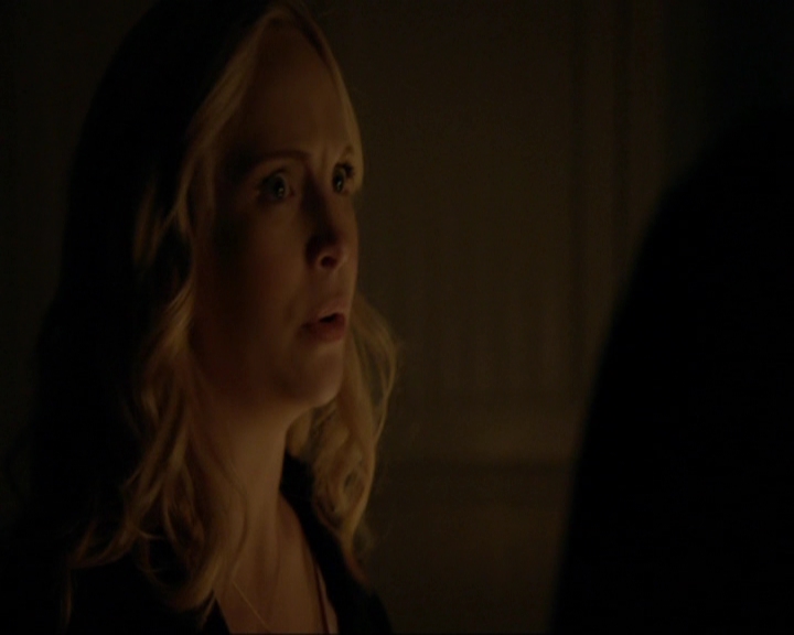 VampireDiariesWorld-dot-nl_7x14MoonlightOnTheBayou2021.jpg