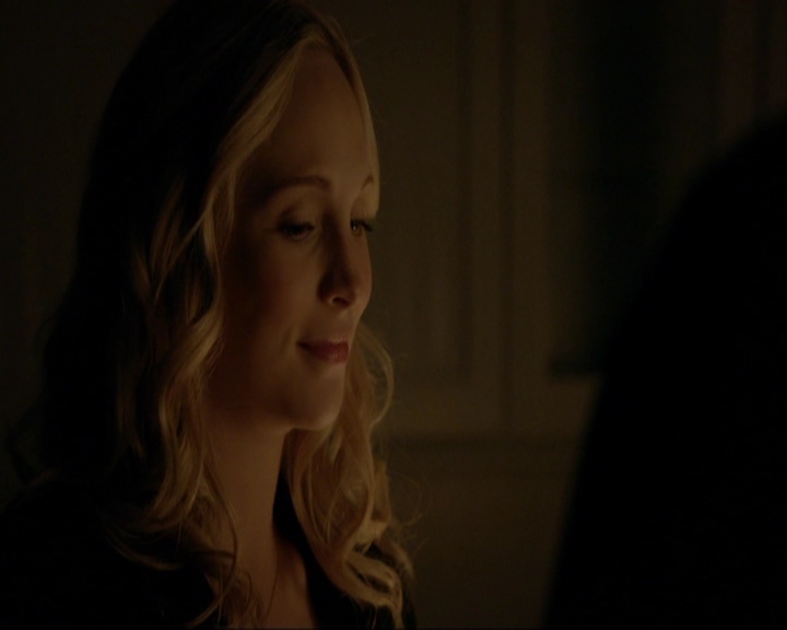 VampireDiariesWorld-dot-nl_7x14MoonlightOnTheBayou2054.jpg