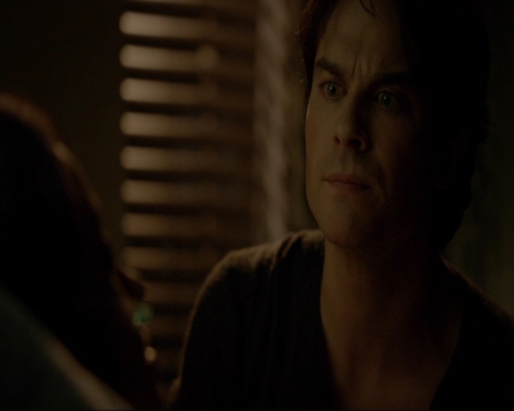 VampireDiariesWorld-dot-nl_7x14MoonlightOnTheBayou2092.jpg