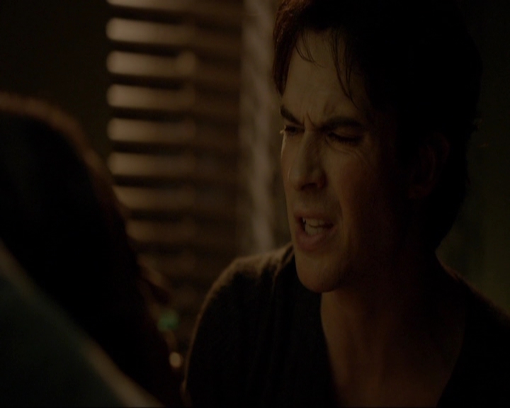 VampireDiariesWorld-dot-nl_7x14MoonlightOnTheBayou2096.jpg