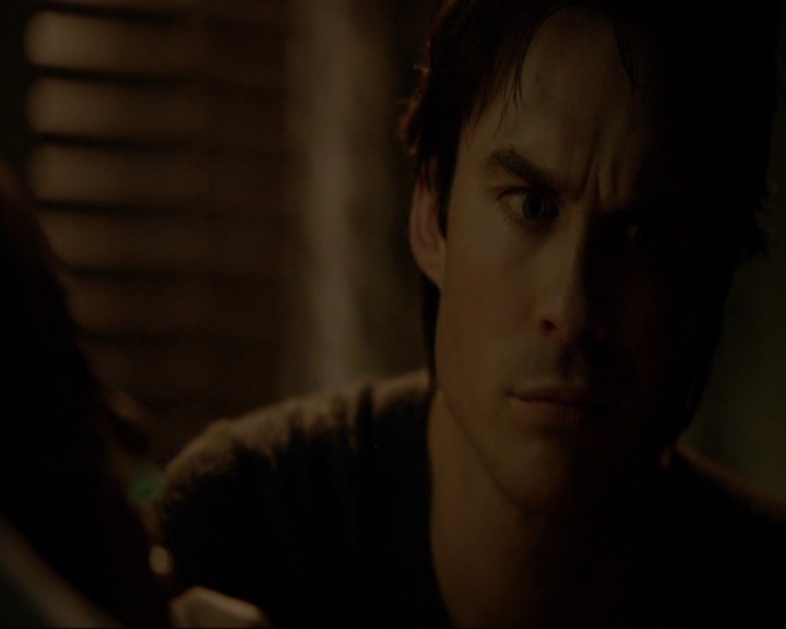 VampireDiariesWorld-dot-nl_7x14MoonlightOnTheBayou2136.jpg