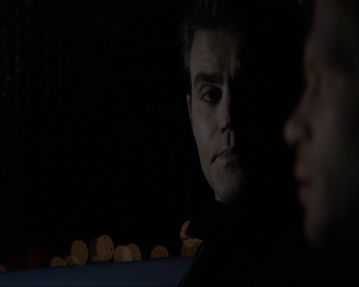 VampireDiariesWorld-dot-nl_7x14MoonlightOnTheBayou2182.jpg