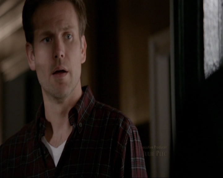VampireDiariesWorld-dot-nl_7x19SomebodyThatIUsedtoKnow0191.jpg