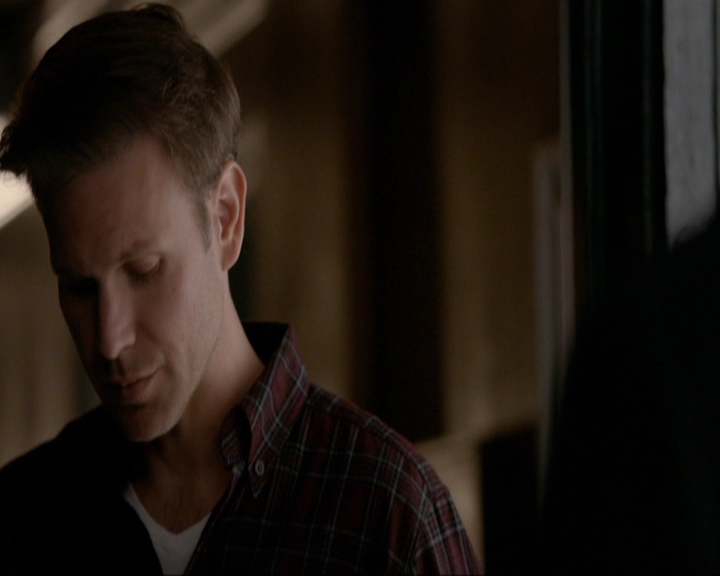 VampireDiariesWorld-dot-nl_7x19SomebodyThatIUsedtoKnow0201.jpg