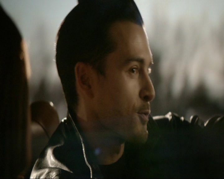 VampireDiariesWorld-dot-nl_7x19SomebodyThatIUsedtoKnow0231.jpg