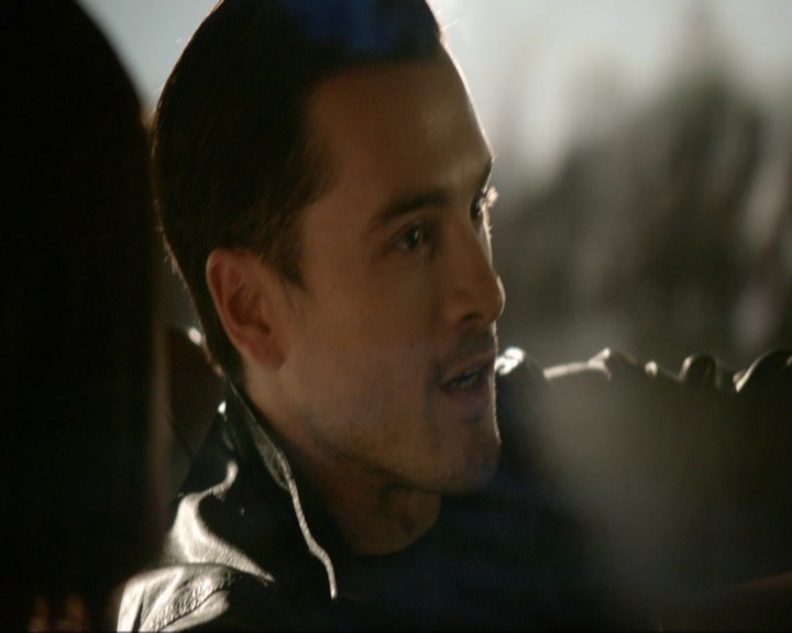 VampireDiariesWorld-dot-nl_7x19SomebodyThatIUsedtoKnow0232.jpg