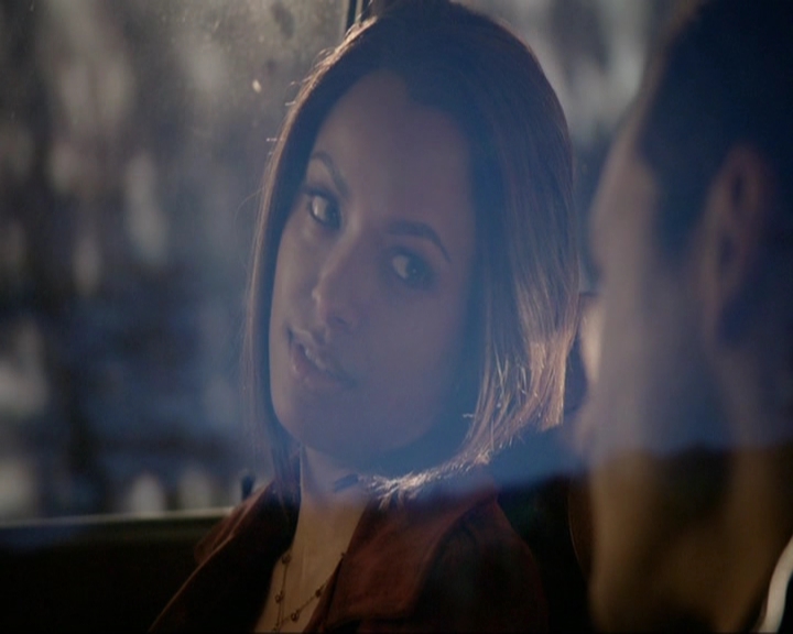 VampireDiariesWorld-dot-nl_7x19SomebodyThatIUsedtoKnow0234.jpg