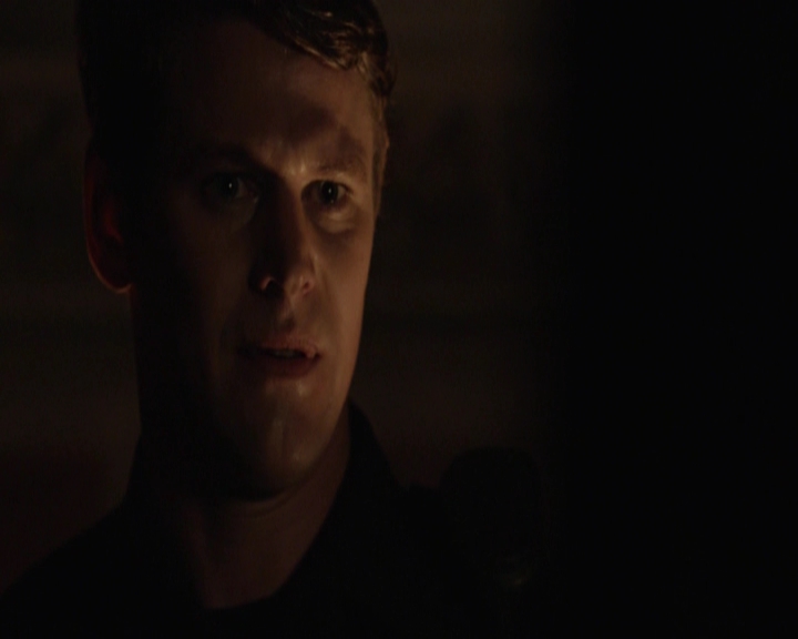 VampireDiariesWorld-dot-nl_7x21RequiemForADream-deletedscenes0053.jpg