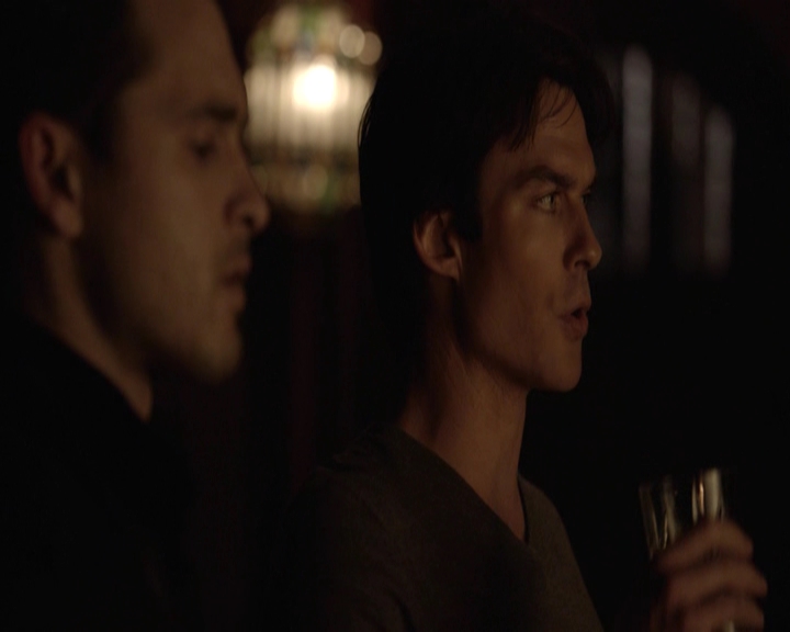 VampireDiariesWorld-dot-nl_7x22GodsAndMonsters-deletedscenes0007.jpg