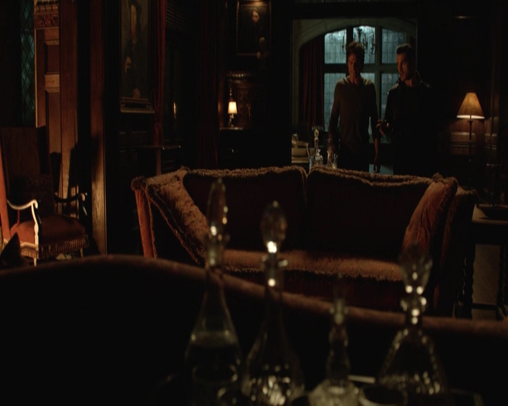 VampireDiariesWorld-dot-nl_7x22GodsAndMonsters-deletedscenes0013.jpg