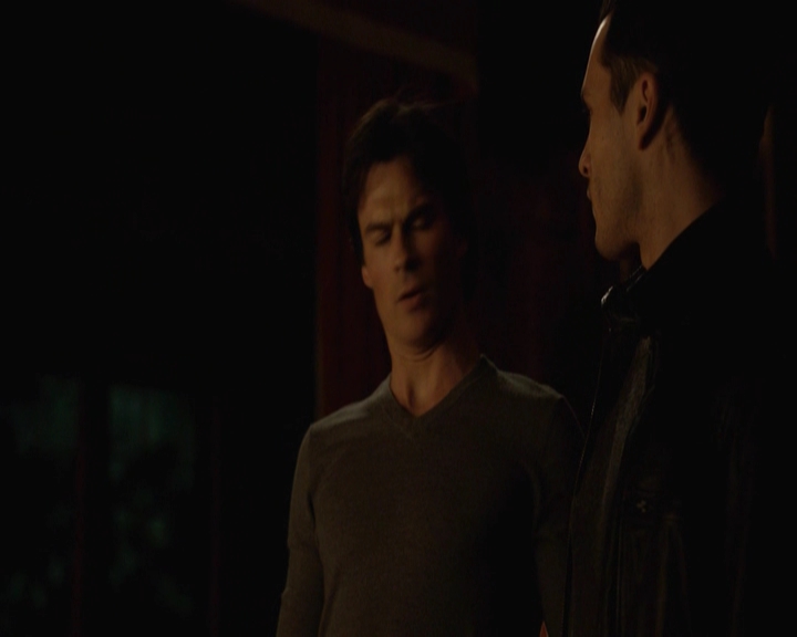 VampireDiariesWorld-dot-nl_7x22GodsAndMonsters-deletedscenes0019.jpg