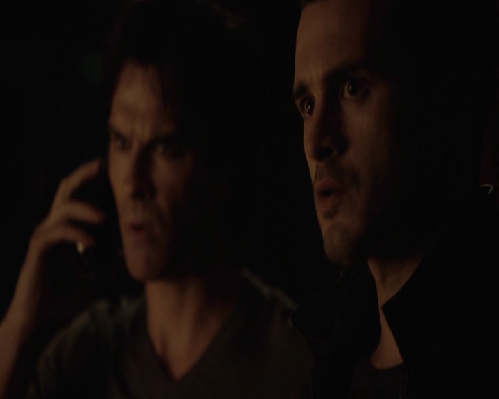 VampireDiariesWorld-dot-nl_7x22GodsAndMonsters-deletedscenes0029.jpg