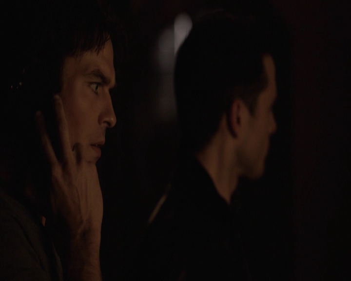 VampireDiariesWorld-dot-nl_7x22GodsAndMonsters-deletedscenes0033.jpg