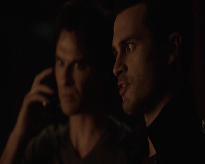 VampireDiariesWorld-dot-nl_7x22GodsAndMonsters-deletedscenes0036.jpg