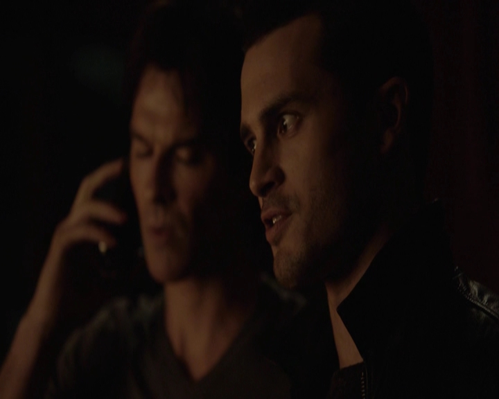 VampireDiariesWorld-dot-nl_7x22GodsAndMonsters-deletedscenes0037.jpg