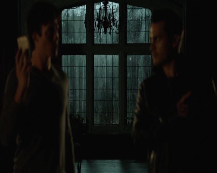 VampireDiariesWorld-dot-nl_7x22GodsAndMonsters-deletedscenes0038.jpg