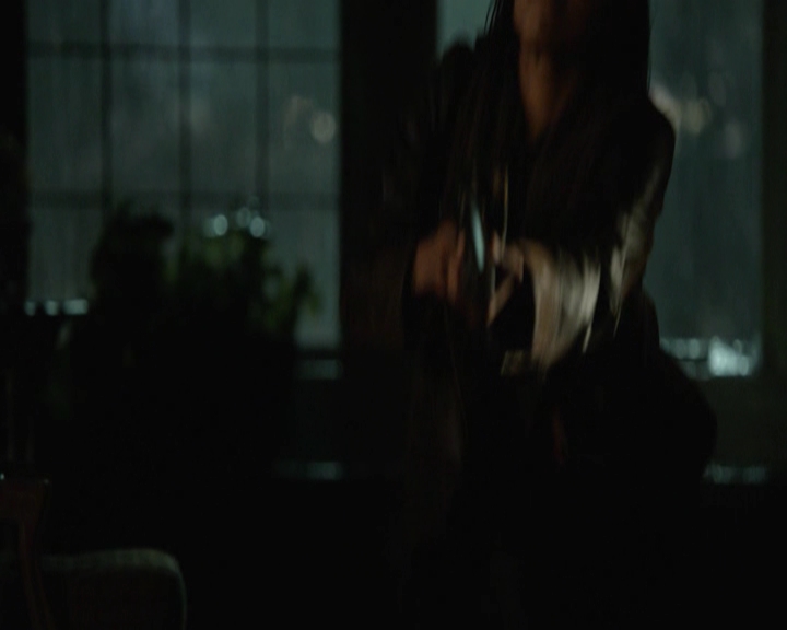 VampireDiariesWorld-dot-nl_7x22GodsAndMonsters-deletedscenes0042.jpg