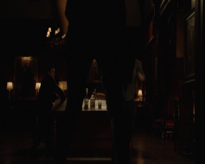 VampireDiariesWorld-dot-nl_7x22GodsAndMonsters-deletedscenes0044.jpg