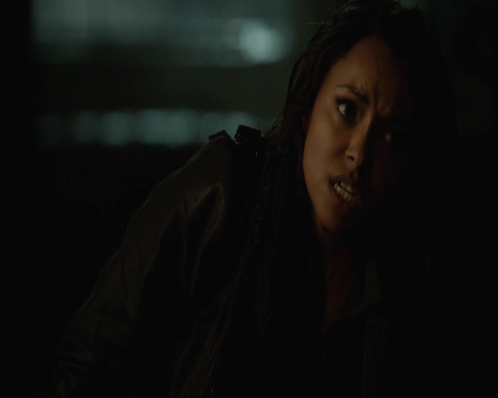 VampireDiariesWorld-dot-nl_7x22GodsAndMonsters-deletedscenes0057.jpg