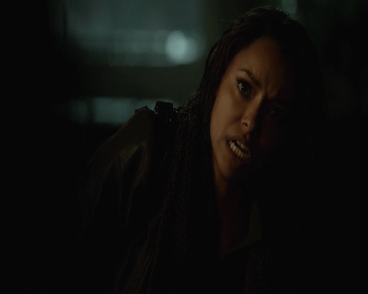 VampireDiariesWorld-dot-nl_7x22GodsAndMonsters-deletedscenes0058.jpg