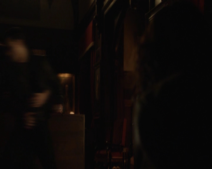 VampireDiariesWorld-dot-nl_7x22GodsAndMonsters-deletedscenes0065.jpg