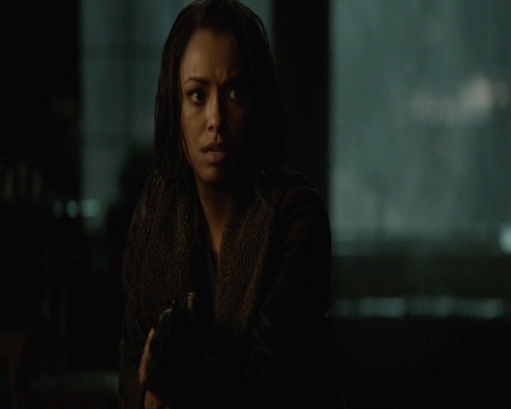 VampireDiariesWorld-dot-nl_7x22GodsAndMonsters-deletedscenes0070.jpg