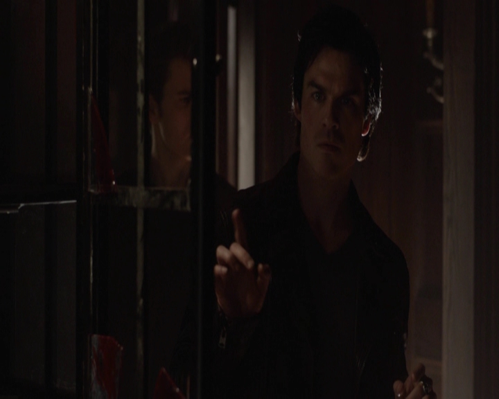 VampireDiariesWorld-dot-nl_7x22GodsAndMonsters-deletedscenes0081.jpg