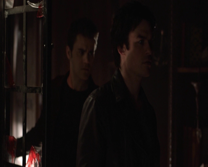 VampireDiariesWorld-dot-nl_7x22GodsAndMonsters-deletedscenes0083.jpg