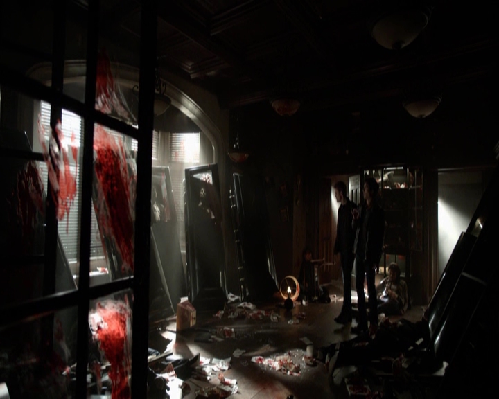 VampireDiariesWorld-dot-nl_7x22GodsAndMonsters-deletedscenes0088.jpg