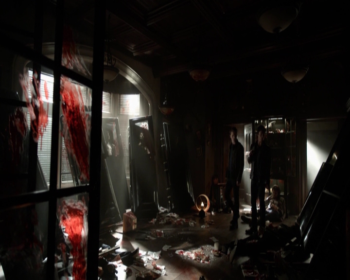 VampireDiariesWorld-dot-nl_7x22GodsAndMonsters-deletedscenes0089.jpg