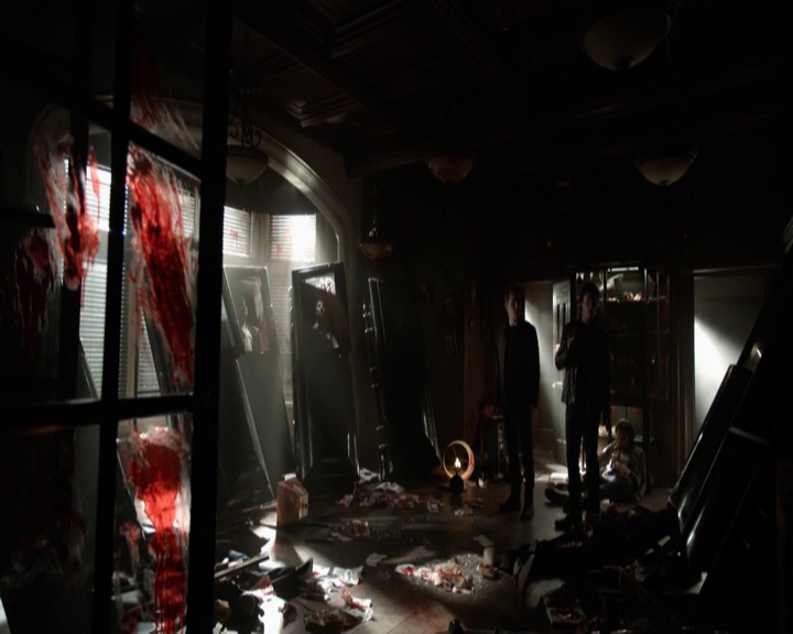 VampireDiariesWorld-dot-nl_7x22GodsAndMonsters-deletedscenes0090.jpg