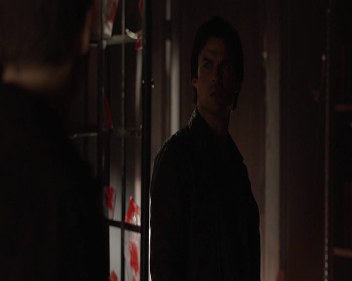 VampireDiariesWorld-dot-nl_7x22GodsAndMonsters-deletedscenes0102.jpg