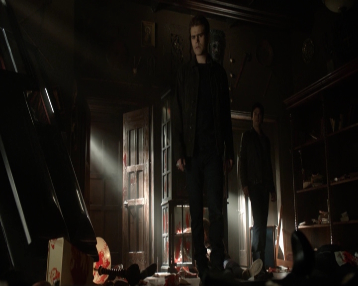 VampireDiariesWorld-dot-nl_7x22GodsAndMonsters-deletedscenes0109.jpg