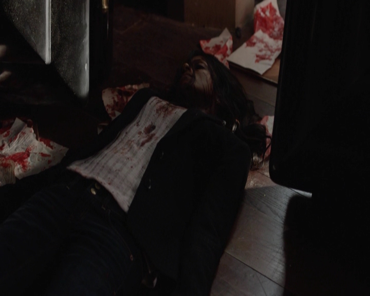 VampireDiariesWorld-dot-nl_7x22GodsAndMonsters-deletedscenes0112.jpg